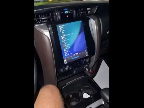 Магнитола для Toyota Fortuner (2015-2023) Тесла Андроид CarPlay