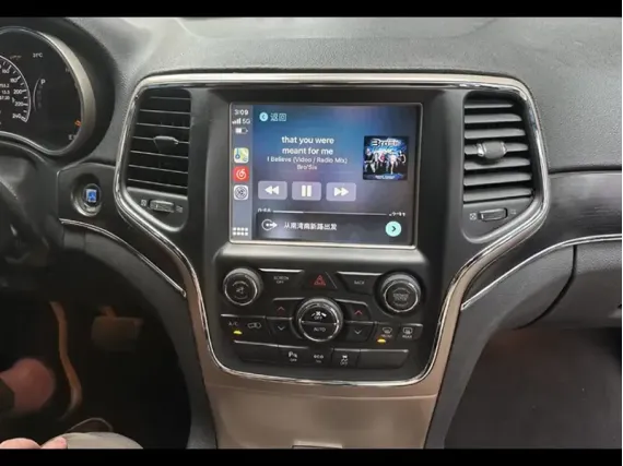 Бездротовий CarPlay та Android Auto для штатного екрана Jeep