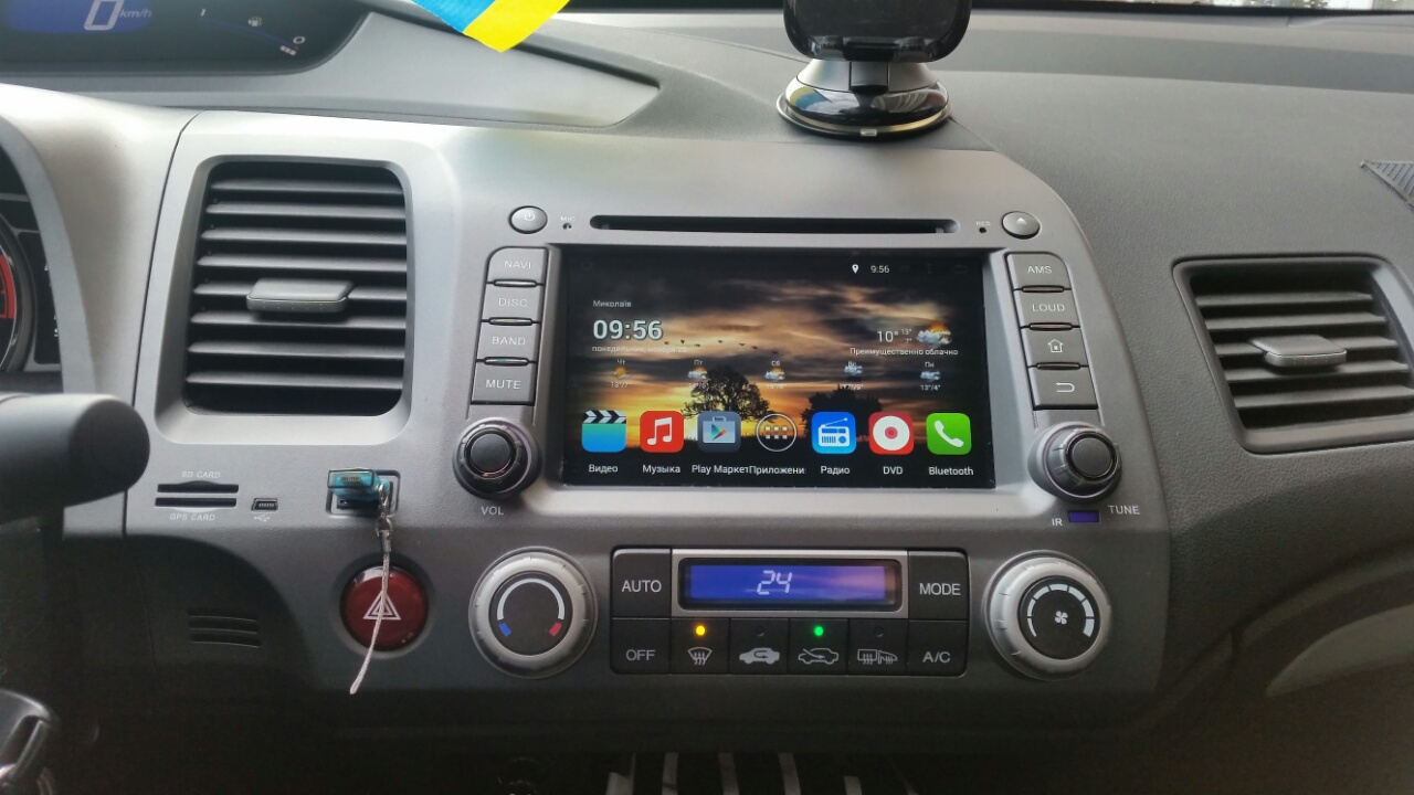 Магнитола андроид тс 18. Магнитола Honda Civic 4d Android. Магнитола на Honda Civic 4d на андроид. Штатная магнитола Honda Civic 4d. Магнитола Хонда Цивик 4д на андроид.