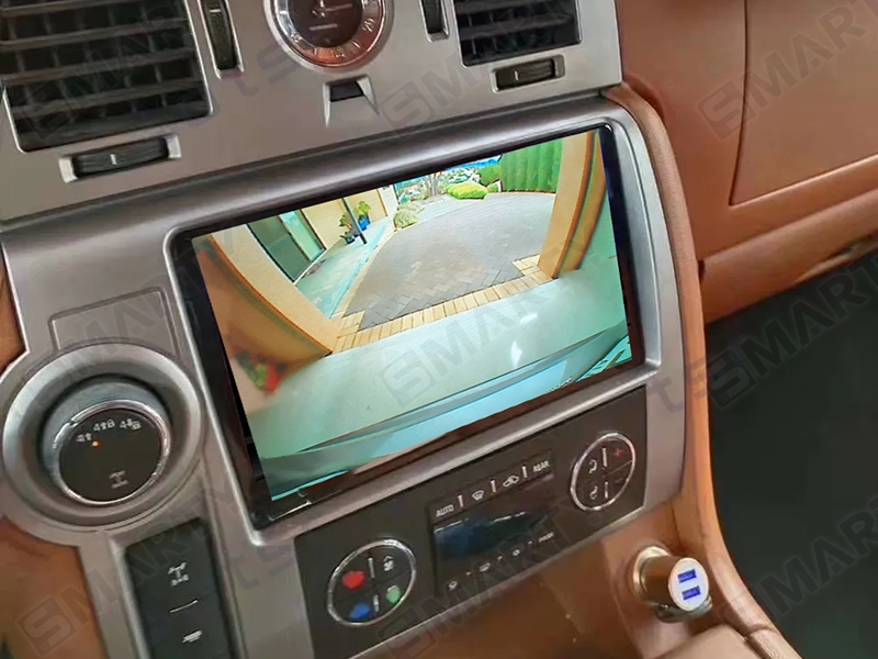 Hummer H2 (2003-2008) installed Android head unit